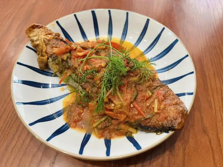 Mackerel in tomato sauce – The soul of Hanoi's dinner table at Hanoian Kitchen
