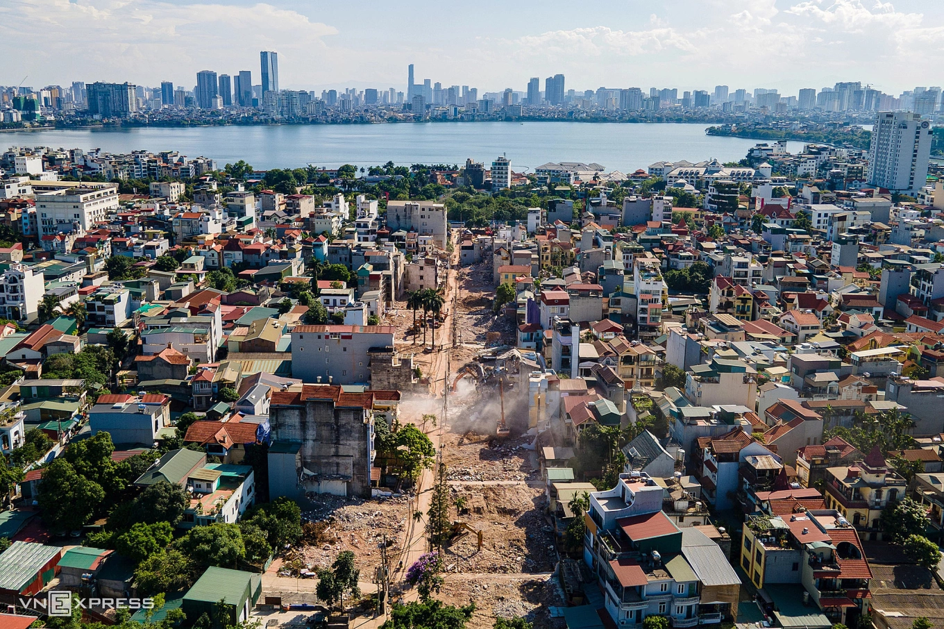 How are Hanoi residents in urban reconstruction areas supported?